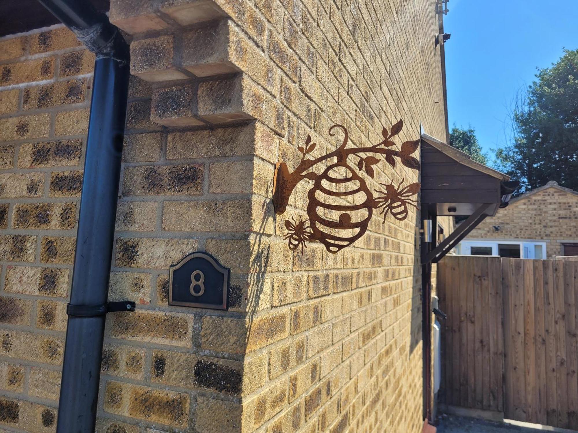 קולצ'סטר Bumblebee Bungalow - With Separate Office And Gaming Space By Catchpole Stays מראה חיצוני תמונה