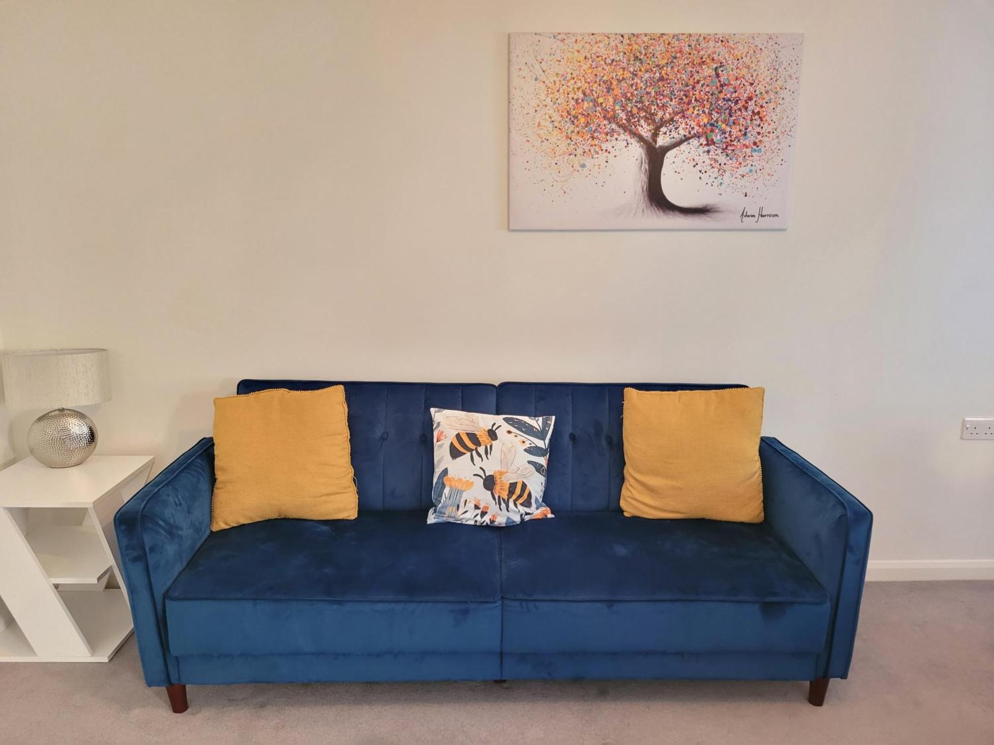 קולצ'סטר Bumblebee Bungalow - With Separate Office And Gaming Space By Catchpole Stays מראה חיצוני תמונה